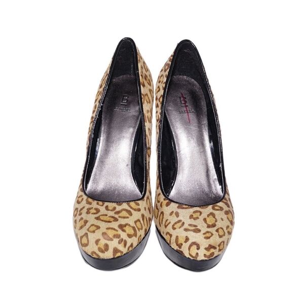 Bakers 'Victoria' Leopard-Print Platform Pumps, Size 7.5B - Picture 7 of 9